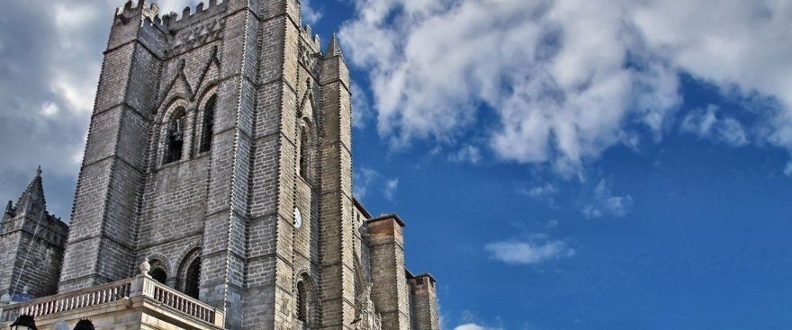 Vive las maravillas de Ávila y Salamanca en un día desde Madrid