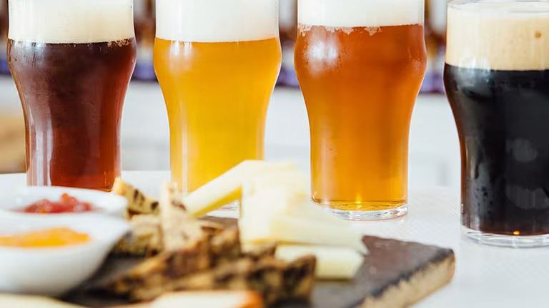 Cata de Cervezas Artesanas + Degustación de Quesos y Chocolate