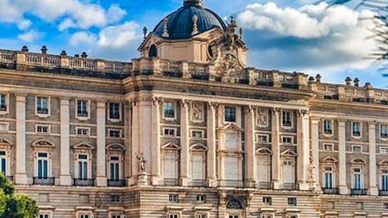 Asesinato en el Palacio Real: juego interactivo de misterio en inglés