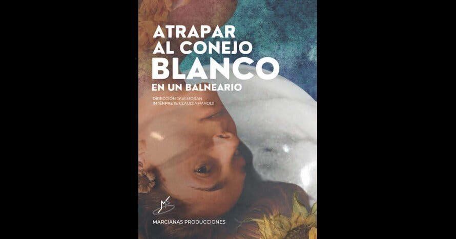 Atrapar al conejo blanco, en un balneario