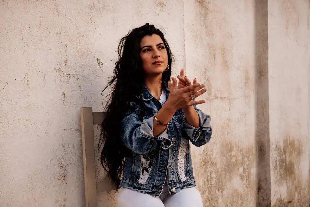 Alvaro Moreno/ Esmeralda Rancapino/ Aitana Rousseau
