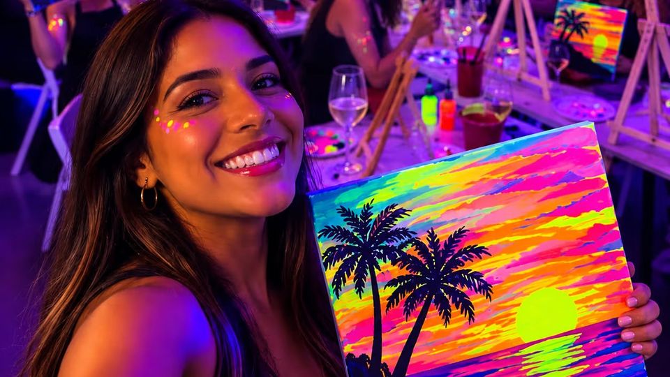 Neón Art&Wine: taller de pintura flúor con vino y picoteo por 2 h
