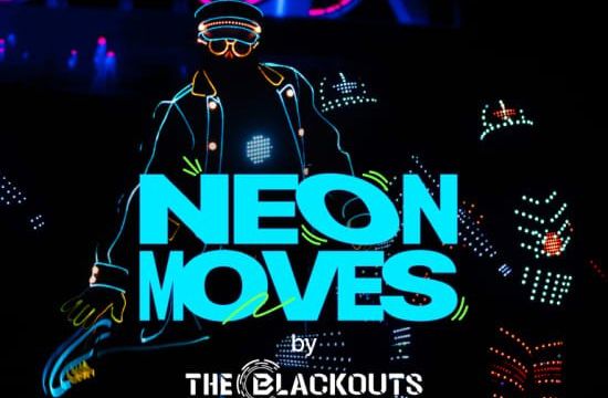 Neon Moves by The Blackouts: Un viaje de danza luminosa con hits de los 2000