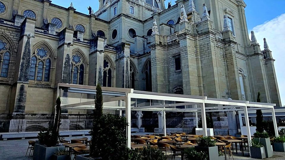 Visita al Museo de La Almudena y la Cúpula de la Catedral de La Almudena con las mejores vistas al centro de Madrid + desayuno