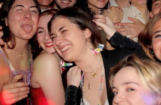 Pub Crawl: Tour por 3 bares + entrada a un club