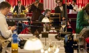 Cena + música en vivo en el UMusic Piano Bar