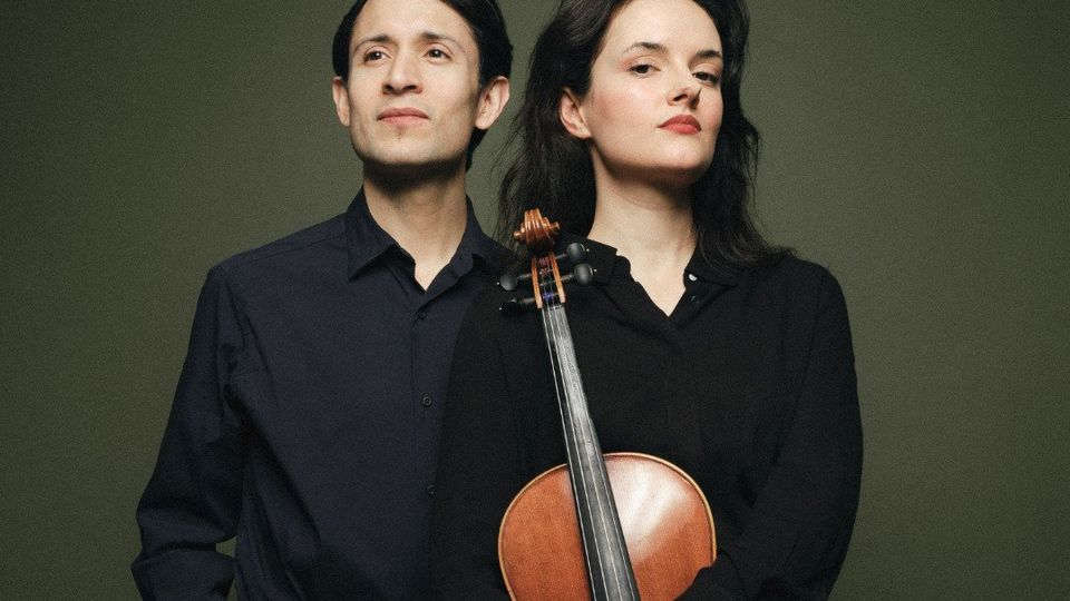Salón del Ateneo: Cristina Cordero y Juan Barahona - 'Con B de Viola'