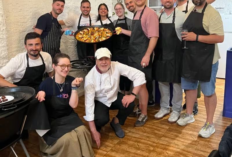 Paella cooking workshop in Madrid