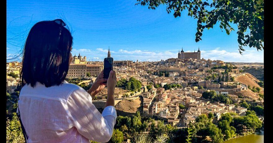Toledo y Segovia en un día con entradas para la catedral y el Alcázar