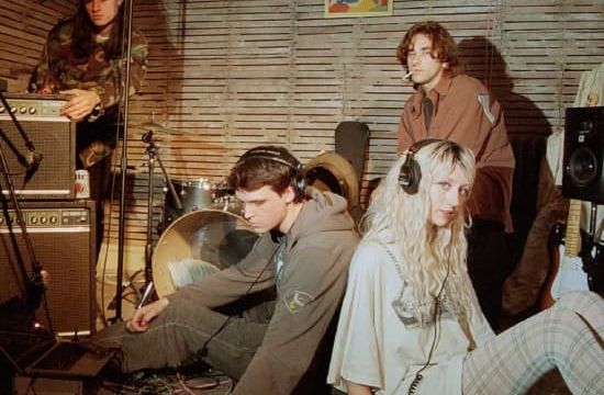 FEEBLE LITTLE HORSE en El Sol, Madrid 2026