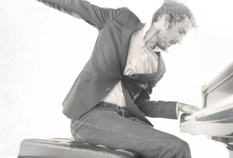 Jorge Bedoya - Las Manos, una historia frente al piano