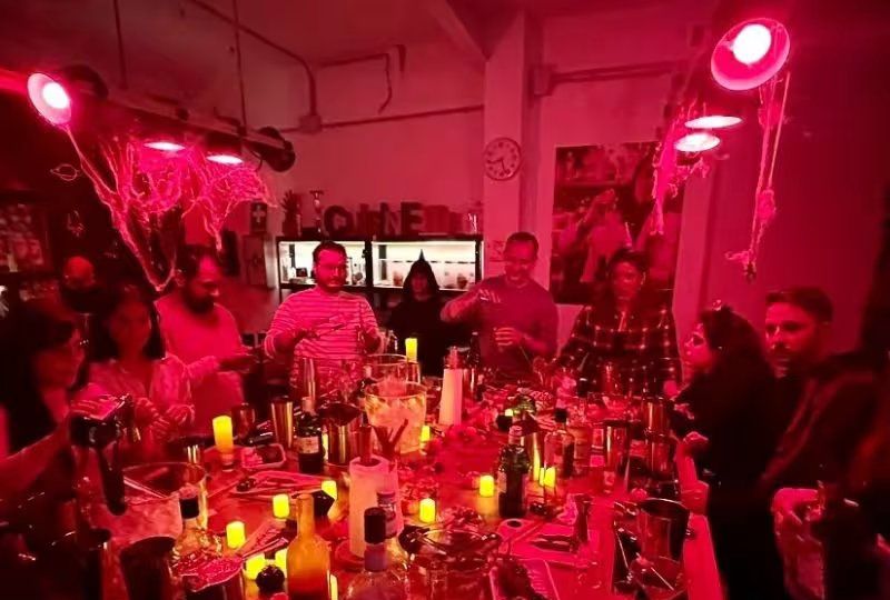 Taller de coctelería de Halloween