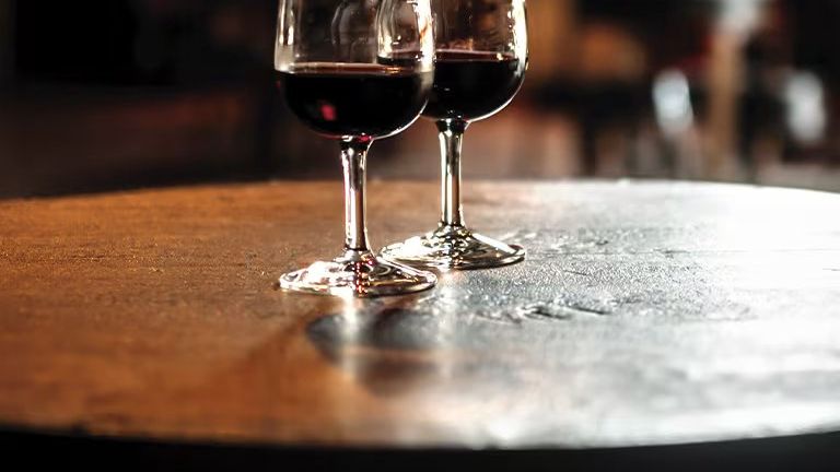 Cata de vinos de Jerez y Oporto + tabla de ibéricos en VinoPremier