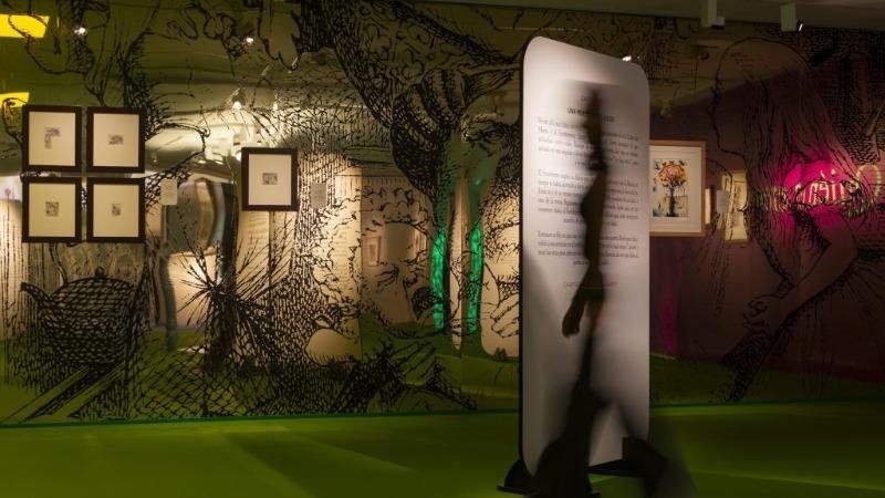 Alicia en el país de las maravillas por Dalí, Ernst, Laurencin y Tenniel