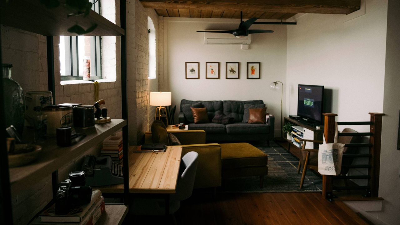 Cómo organizar un piso en Madrid con poco espacio y muchas cosas