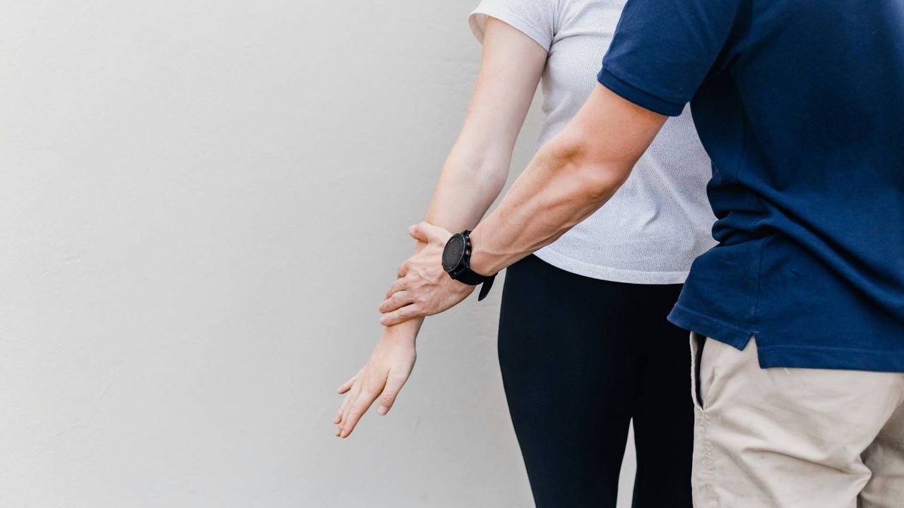 5 ejercicios de fisioterapia para fortalecer tu espalda