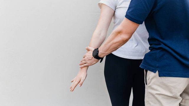 5 ejercicios de fisioterapia para fortalecer tu espalda