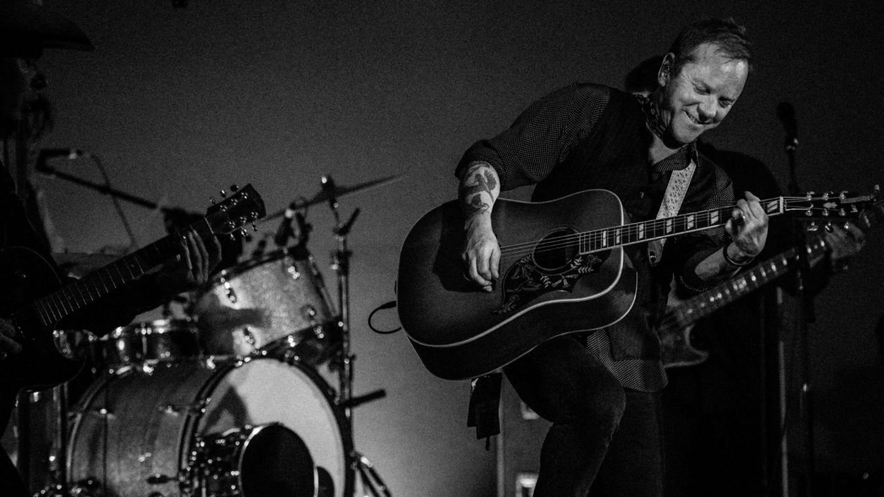 Kiefer Sutherland: un viaje musical y actoral en Madrid