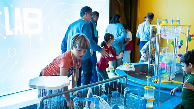 Chaos Lab en Madrid: el cumpleaños más científico para peques curiosos
