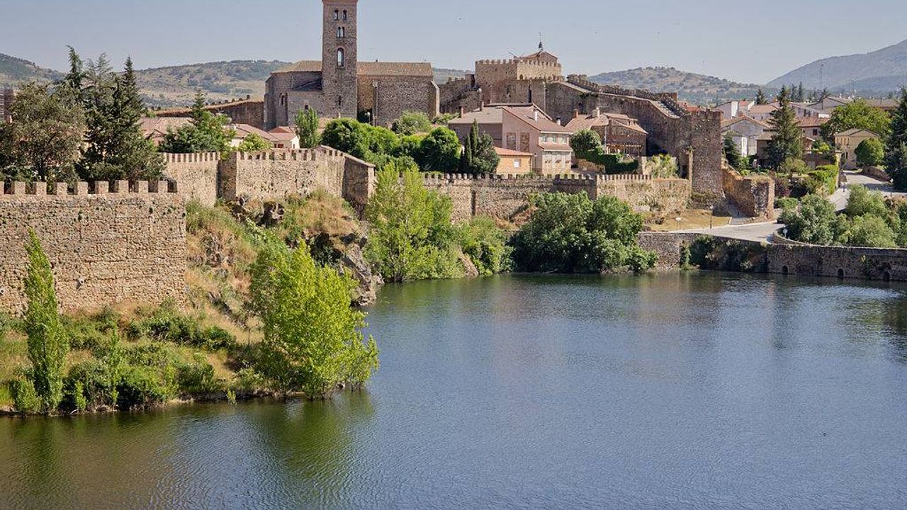 Buitrago del Lozoya: Museo Picasso y conjunto Histórico Artístico