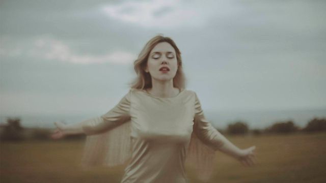 Eva Ryjlen: «Sea cual sea el punto vital en el que te encuentres, continúa hacia delante»