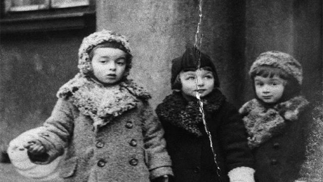 «Seeing Auschwitz»: la exposición sobre el Holocausto que ya se puede ver en Madrid