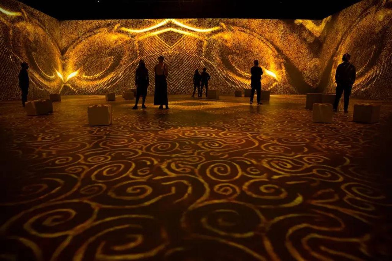 Público disfrutando de esta exposición inmersiva: Foto: MAD