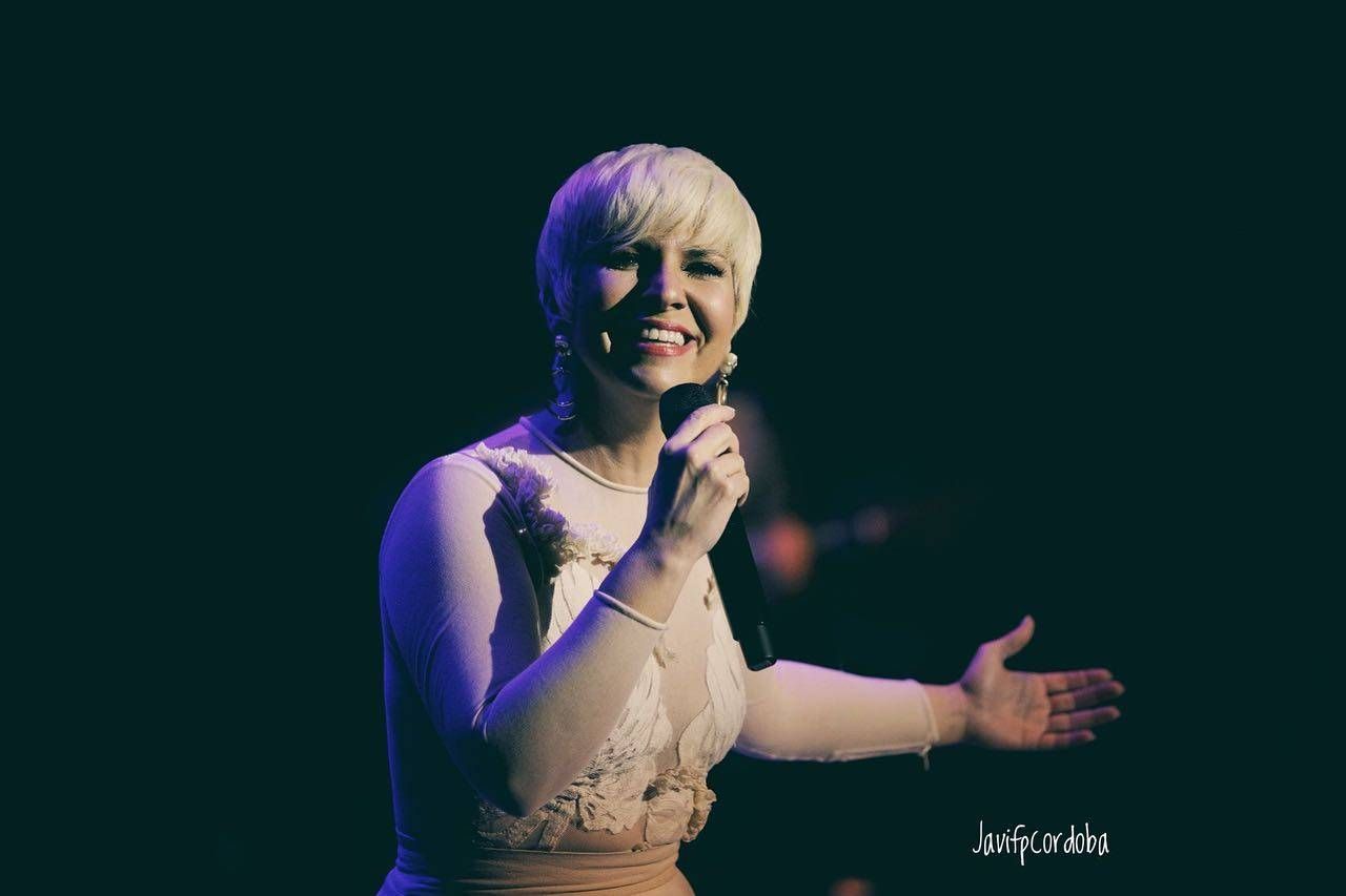 La intérprete española se pasea por diferentes ritmos latinoamericanos. Foto: Pasión Vega