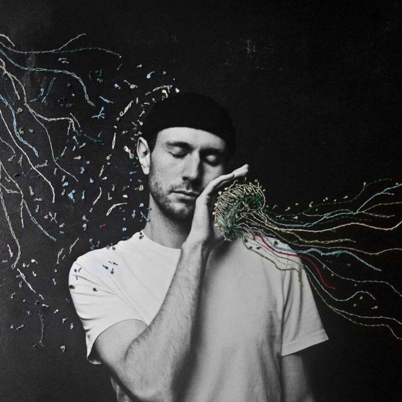 Su música está cargada de misticismo y buena vibra. Foto: Novo Amor