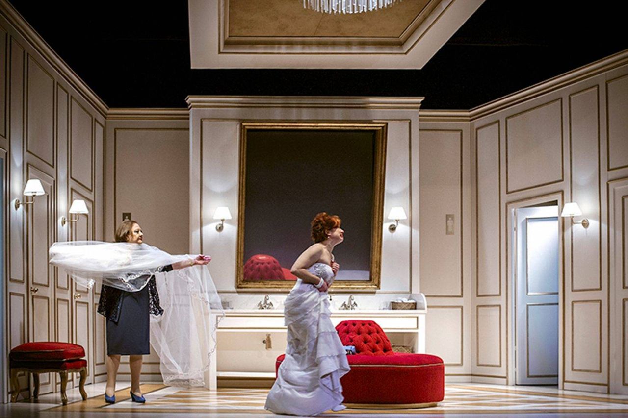 Situaciones enredadas marcan la pauta en esta obra que aborda las relaciones madre-hija. Foto: Teatro Lara