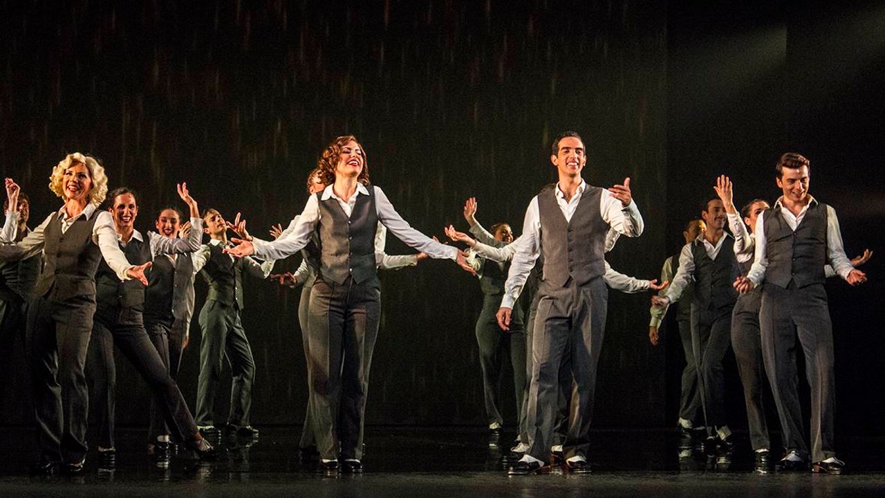 Cantando bajo la lluvia