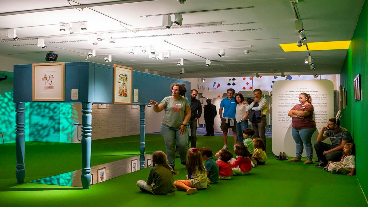 La exposición de Alicia en el país de las maravillas llega para alegrar a todas las familias madrileñas