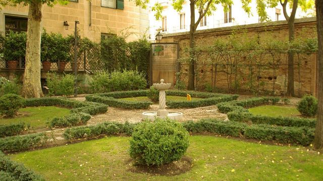 Jardín del Príncipe de Anglona: un oasis de tranquilidad y cultura en Madrid