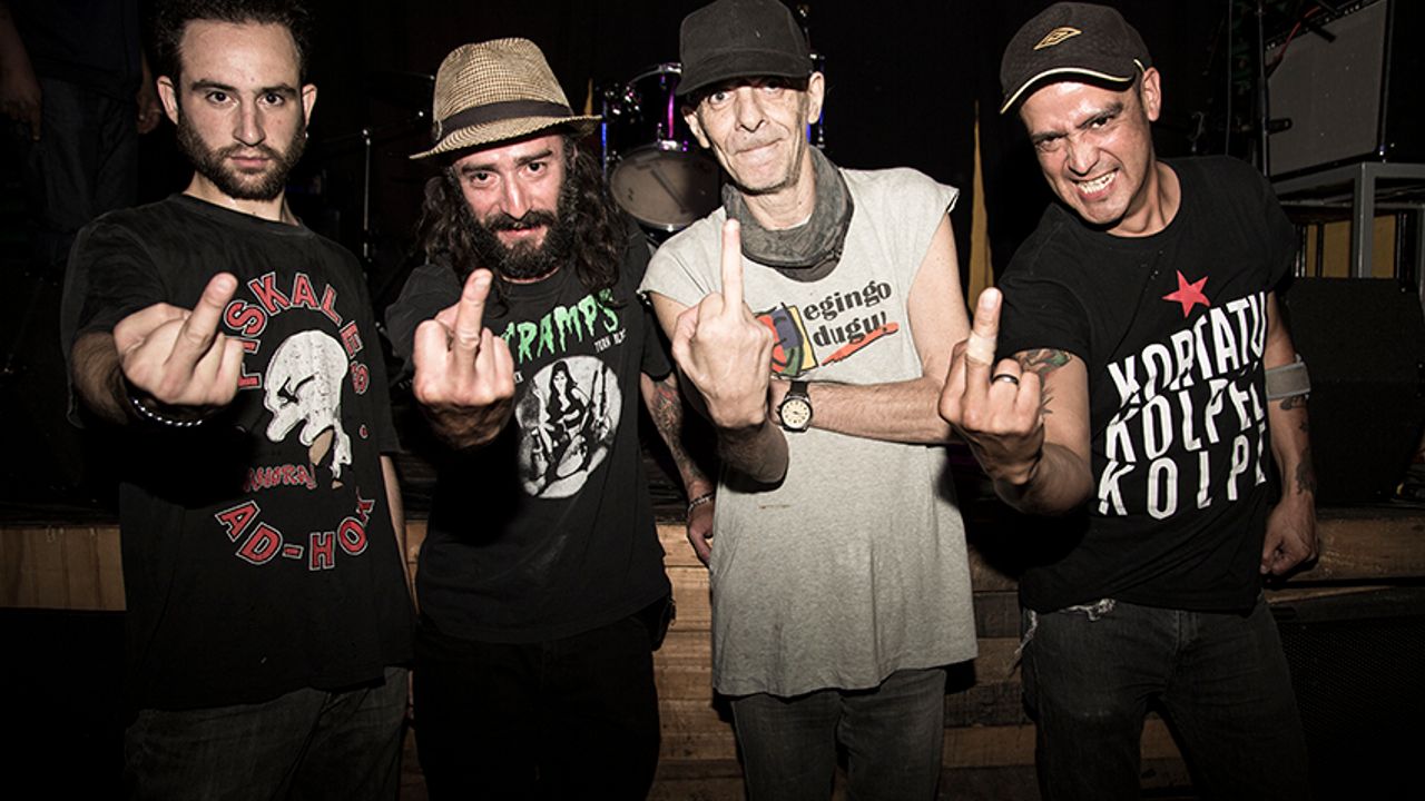 Los Peores de Chile aterrizan en Gruta 77