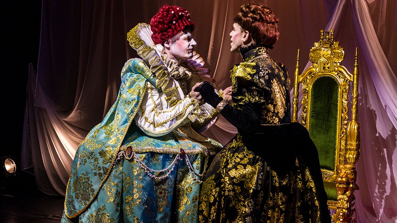 Dos tronos y dos Reinas para los Luchana