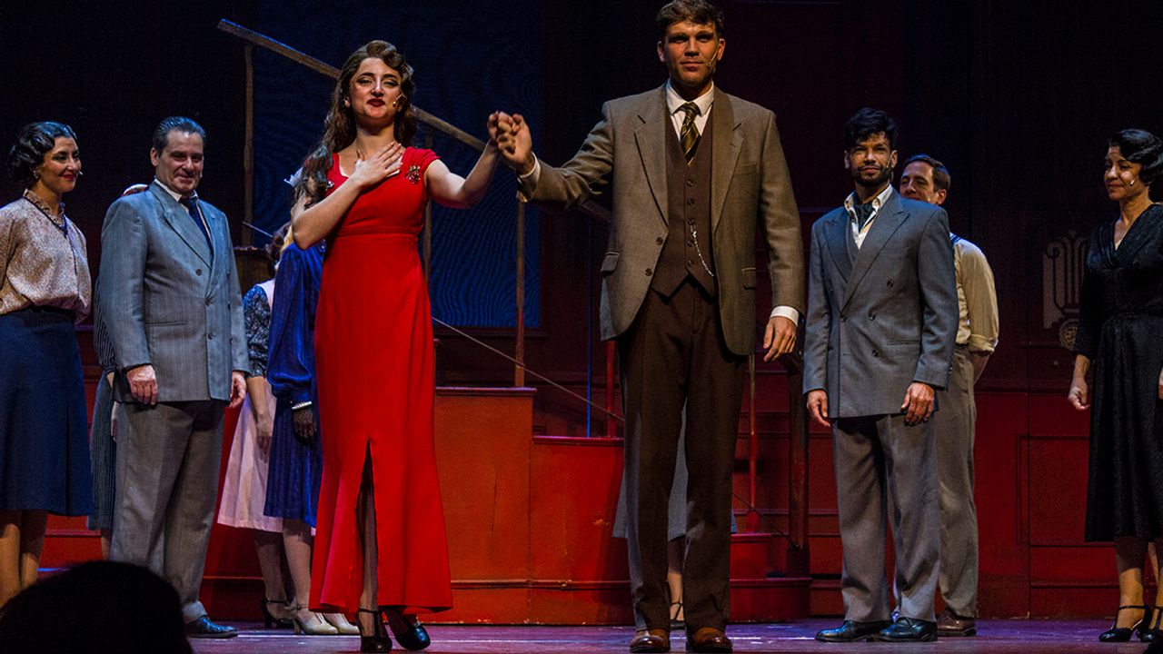 El tiempo entre costuras regresa a la capital