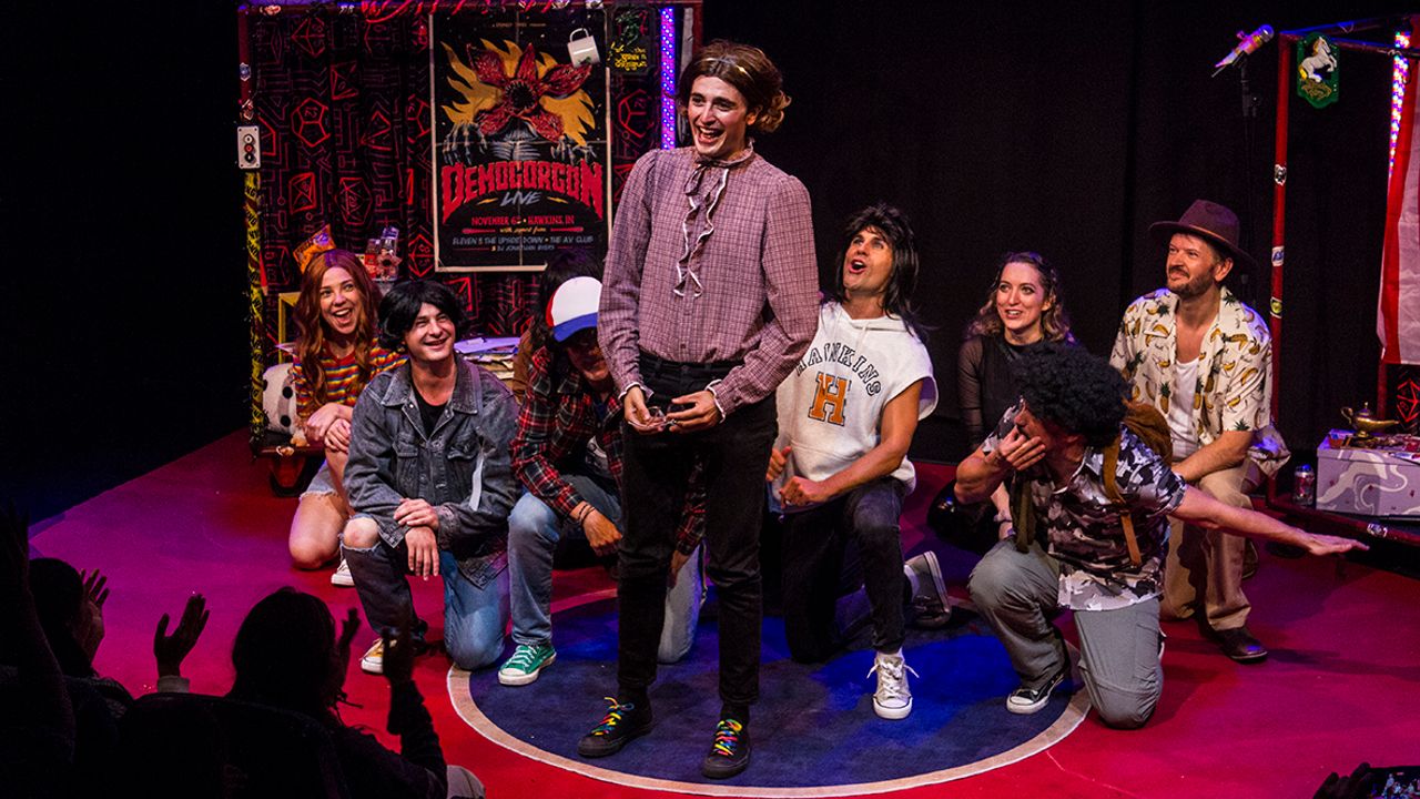 Stranger Sing aterriza en los Luchana