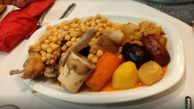 ¿Dónde comer platos típicos madrileños?