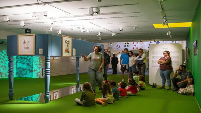 La exposición de Alicia en el país de las maravillas llega para alegrar a todas las familias madrileñas