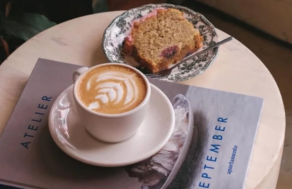 Pan y Pepinillos Café